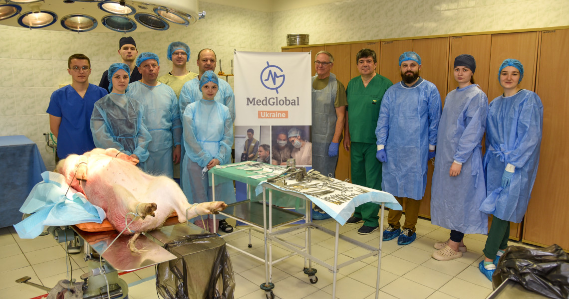 Training sessions from experienced U.S. military surgeons for Ukrainian surgeons has reached its final stage: summarizing the results