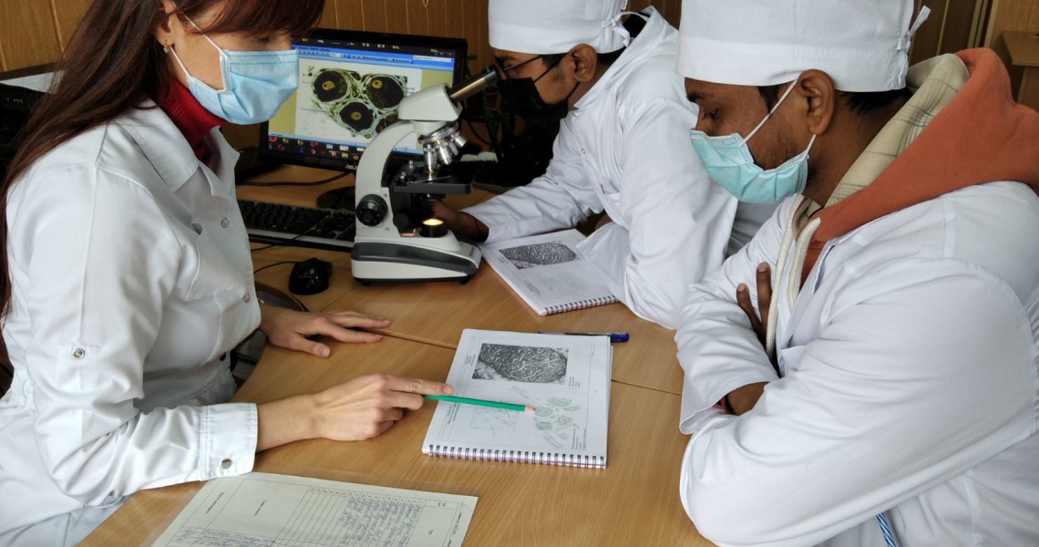 FOREIGN STUDENTS BECAME INTERESTED IN THE WORK OF THE STUDENT SCIENTIFIC GROUP
