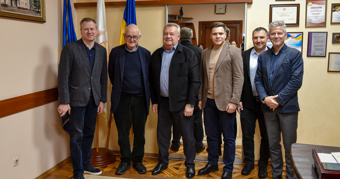 “The Hardest Thing in Medicine Is to Remain Human”: Lecture by British Neurosurgeon Henry Marsh at PSMU