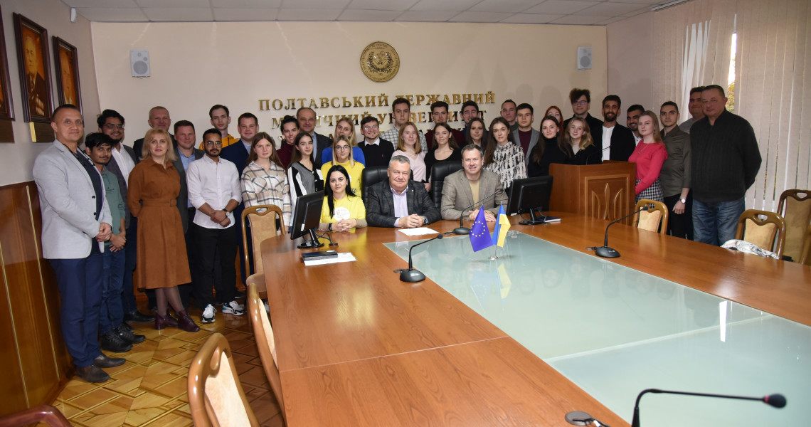 Open for dialogue: a traditional meeting between the Rector and the student body