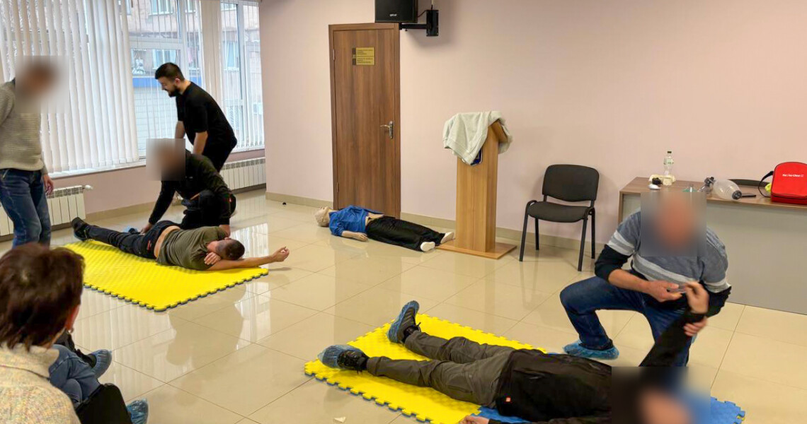 Together with LIFESTRAND — Confidence at Critical Moments