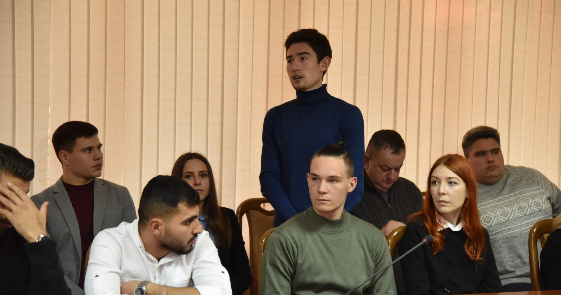 Open for dialogue: a traditional meeting between the Rector and the student body