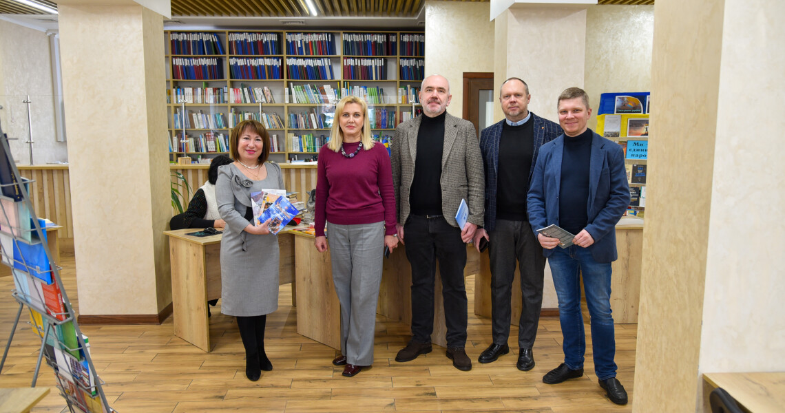 PSMU Library Welcomes Gifts: Annual “Donate a Book to the Library!” Campaign Underway