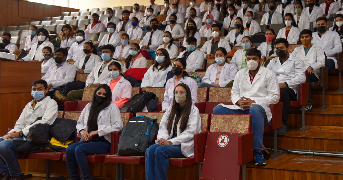 A MEETING WITH FOREIGN FRESHMEN TOOK PLACE AT THE INTERNATIONAL FACULTY