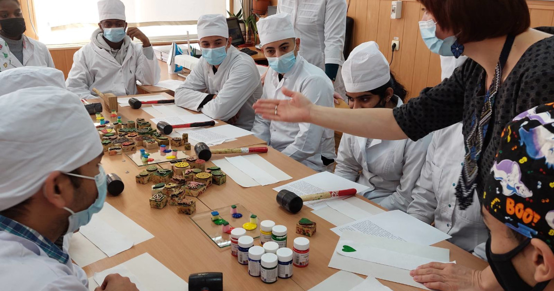 STUDENTS’ LEISURE: MASTER CLASS ON MAKING “VYBIIKA (STAMPING)”