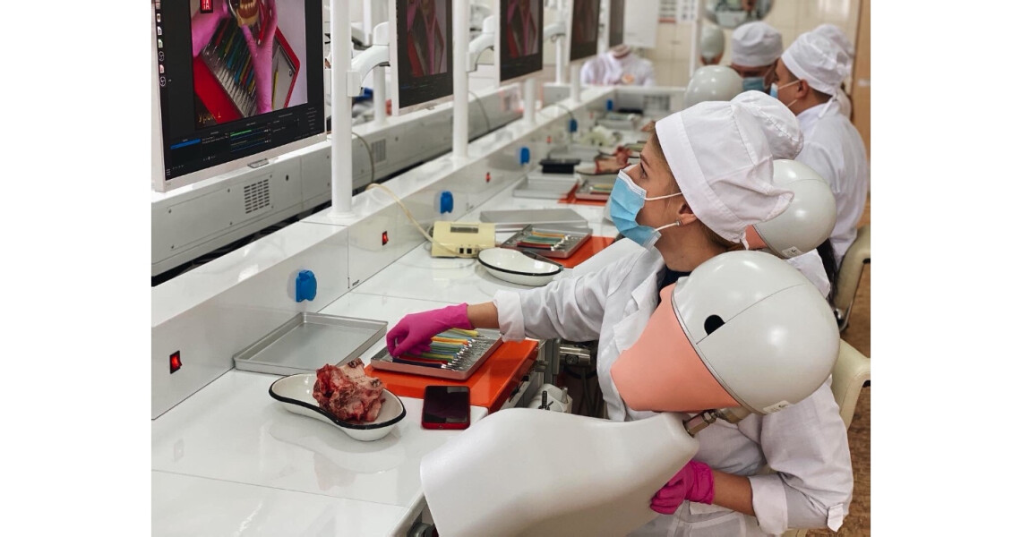 UNIQUE TRAINING IN THE PHANTOM CLASS AT THE DEPARTMENT OF THERAPEUTIC DENTISTRY