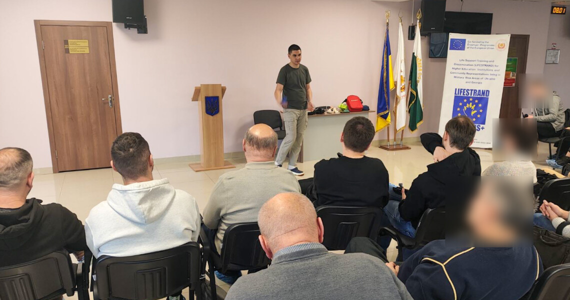 Together with LIFESTRAND — Confidence at Critical Moments