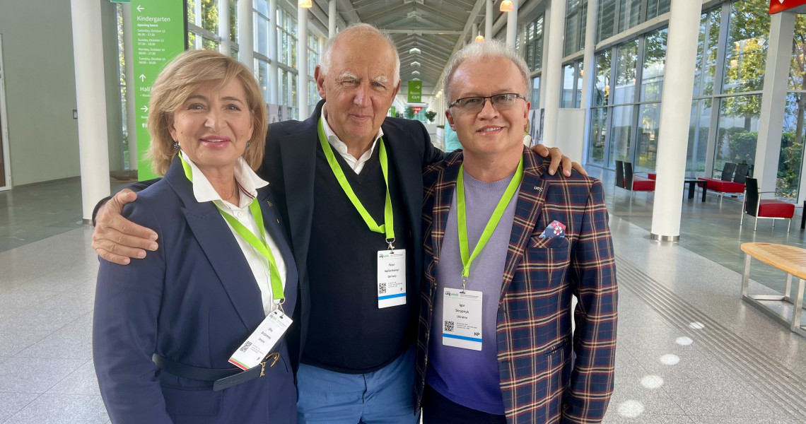 International cooperation:  The 32nd United Gastroenterology Week was the outstanding scientific event of the year