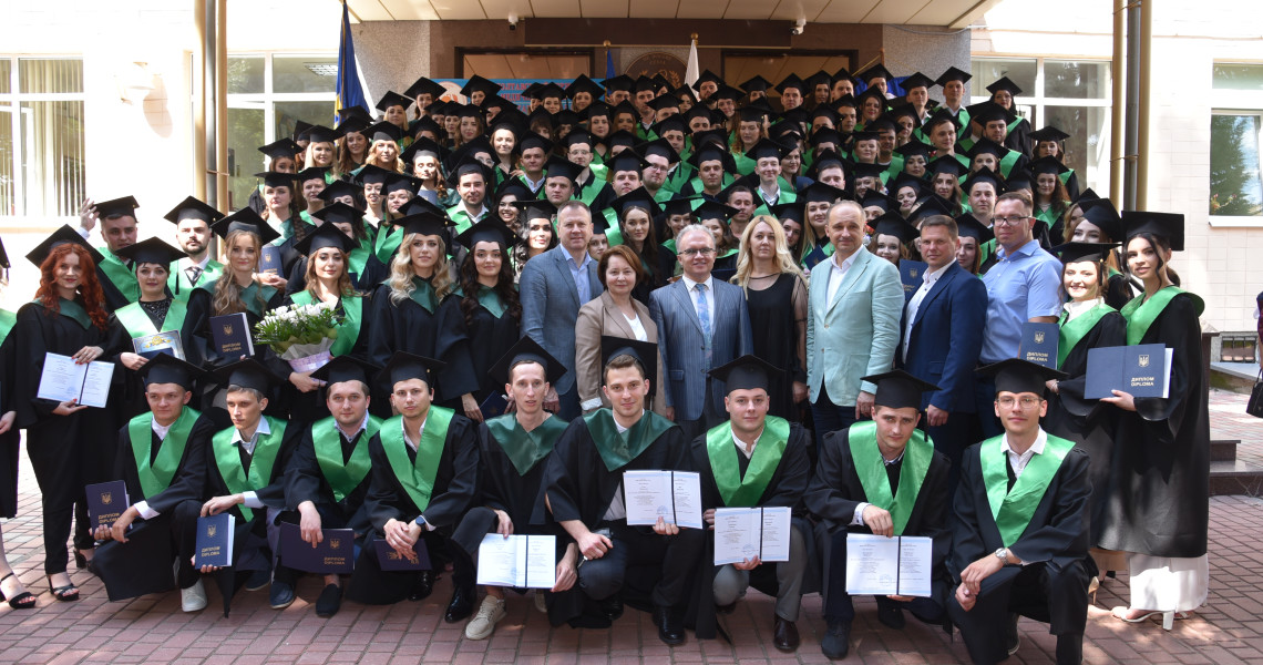 Ceremonial meeting of the Academic Council: diplomas were awarded to graduates of class 2023 of PSMU