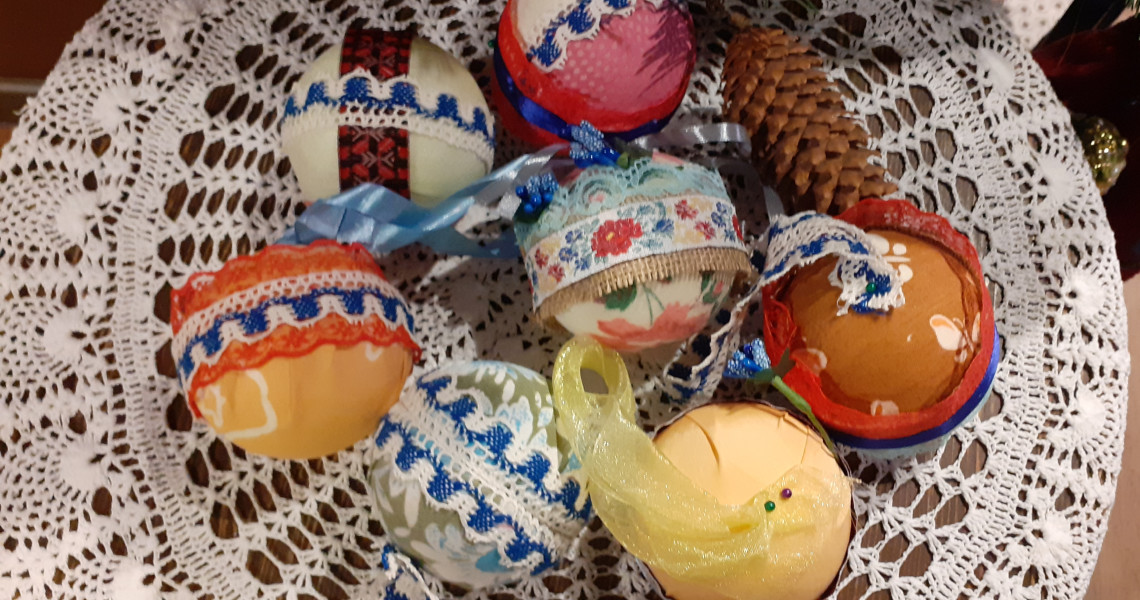"TRADITIONAL UKRAINIAN CHRISTMAS TOY": THE MAGIC OF THE PATTERN: MASTER CLASS AT THE DEPARTMENT OF UKRAINIAN STUDIES AND HUMANITIES