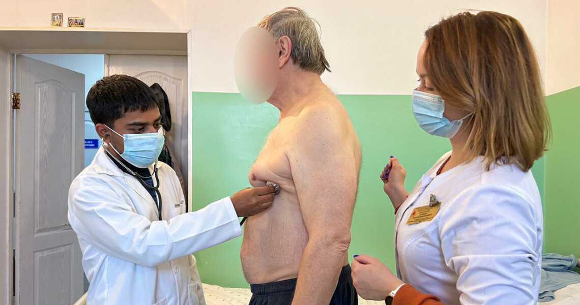 Photo of the Day: Practical Training at the Patient’s Bedside