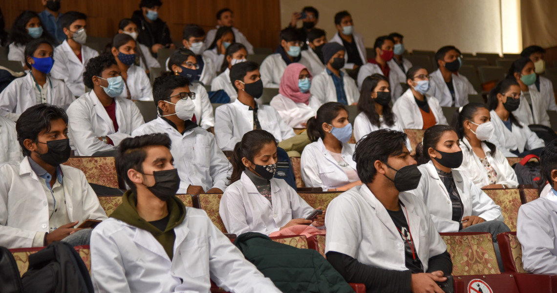 A MEETING WITH FOREIGN FRESHMEN TOOK PLACE AT THE INTERNATIONAL FACULTY