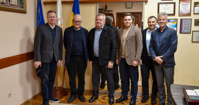 “The Hardest Thing in Medicine Is to Remain Human”: Lecture by British Neurosurgeon Henry Marsh at PSMU
