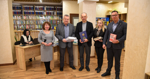 PSMU Library Welcomes Gifts: Annual “Donate a Book to the Library!” Campaign Underway