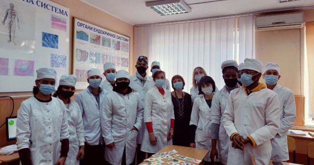 STUDENTS’ LEISURE: MASTER CLASS ON MAKING “VYBIIKA (STAMPING)”