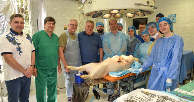 Training sessions from experienced U.S. military surgeons for Ukrainian surgeons has reached its final stage: summarizing the results